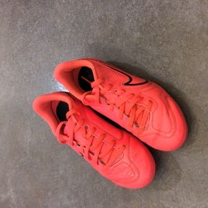 Nike Tempo Soccer Cleat - 1Y